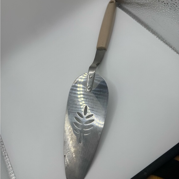 Vintage Flint Stainless USA Pie Server – Mid Century Modern Arrowhead Floral Han - Picture 2 of 10